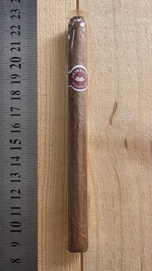 La Invicta Nicaraguan Panetela cigar showing slender Panetela format and natural wrapper