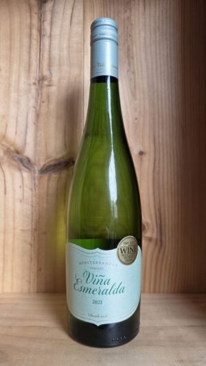 Torres Vina Esmeralda DO Catalunya white wine bottle