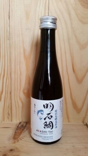 Akashi-Tai Honjozu Genshu Tokubetsu Gohyakumangoku Sake 19% 30cl