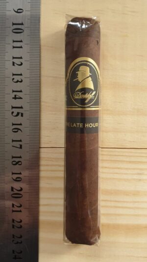Davidoff Winston Churchill The Late Hour Robusto Cigar - 1 Single Cigar (4)