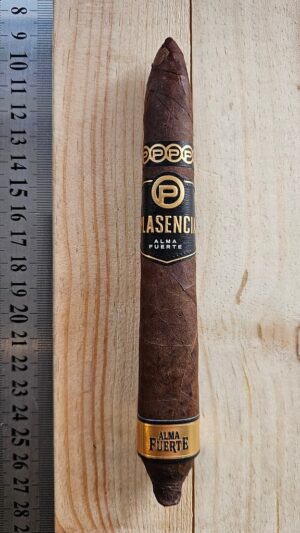 Plasencia Alma Fuerte Generation V Salamon - 1 Single Cigar (1)