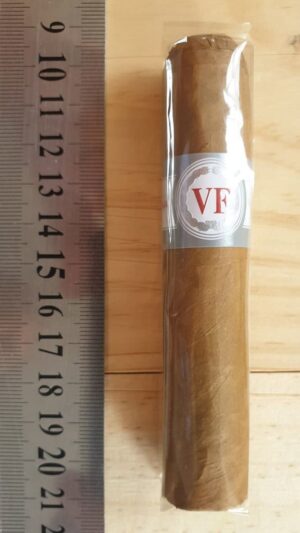 VegaFina Classic Short Robusto Cigar - 1 Single Cigar