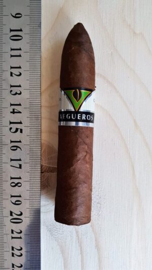 Vegueros Mananitas Cigar - 1 Single Cigar