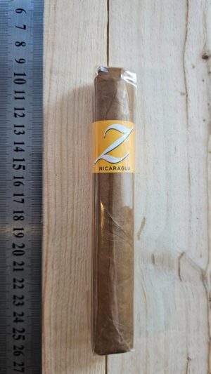 Zino Nicaragua Gordo Cigar with light brown Ecuadorian Connecticut wrapper