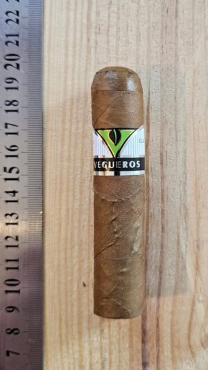 Vegueros Centrogordos Cigar - 1 Single Cigar