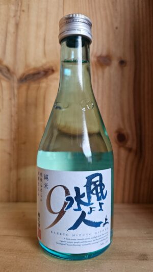 Kazeyo Mizuyo Hitoyo Junmai Sake 30cl sake bottle