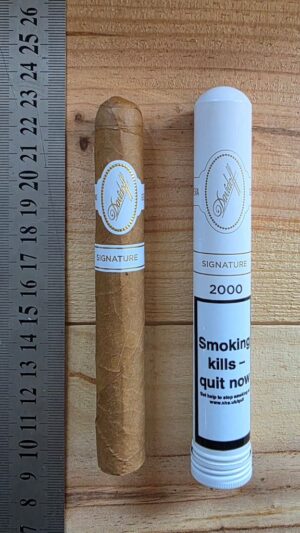 Davidoff Signature 2000 Tubos - 1 Single Cigar. Available at Fareham Wine Cellar.