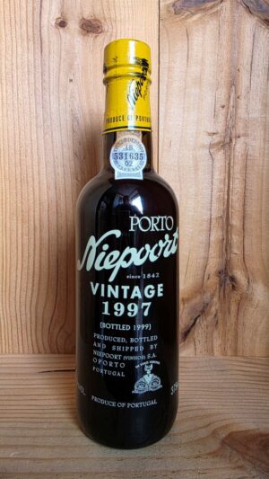 Niepoort 1997 Vintage Port 37.5cl half bottle, a great mature Port for drinking now