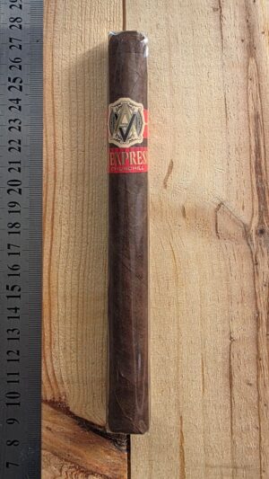 AVO Expresivo Churchill single cigar at Fareham Wine Cellar